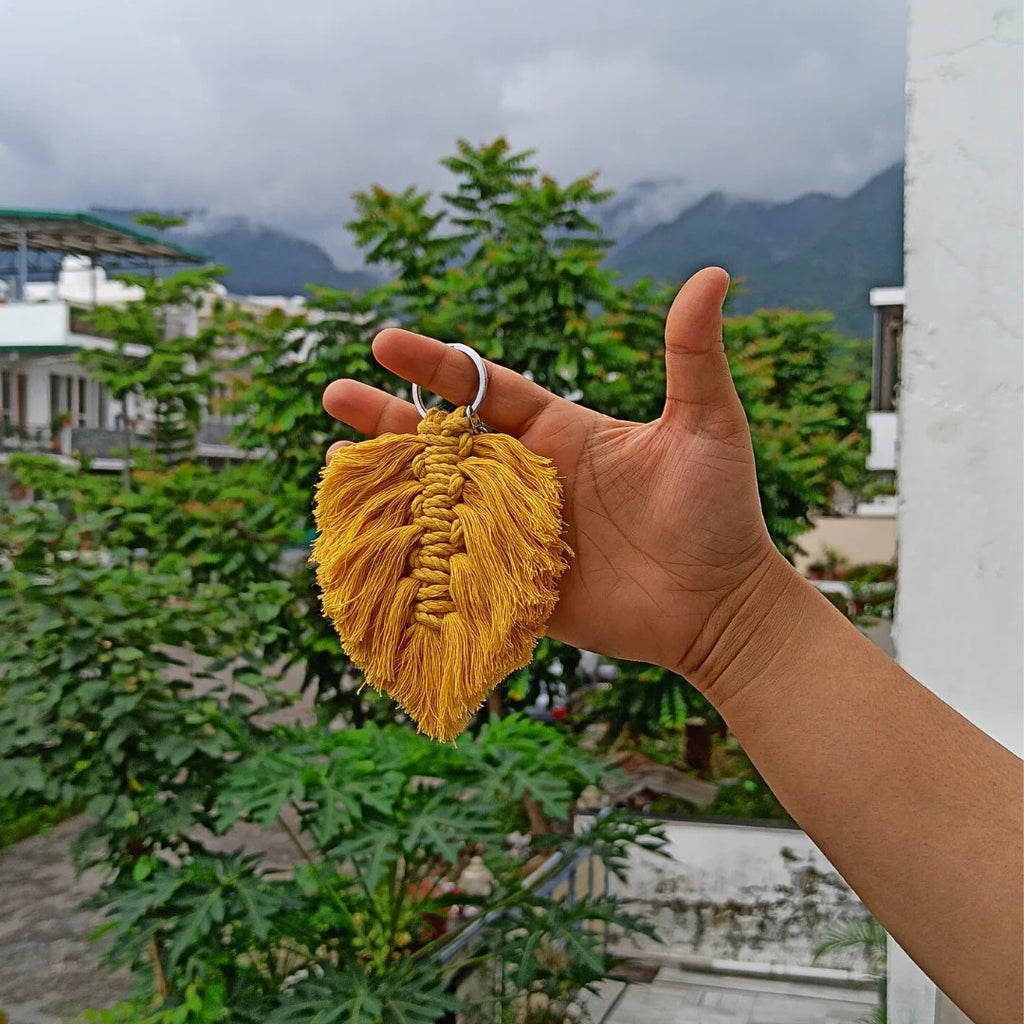 🍃 Handmade Macramé Leaf Keychain